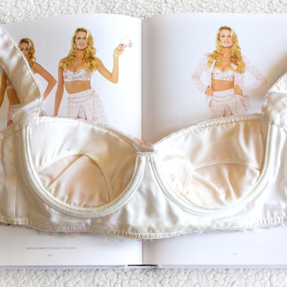 Iconic Chanel Vintage Spring 1995 Pink 95P Bra Top - Picture 12 of 14